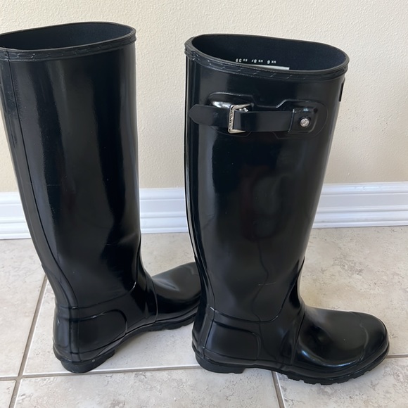 Practically new Hunter boots - Picture 3 of 5
